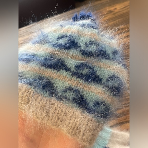 Angora Fair-isle baby hat and socks set, wave pattern, handmade, blue and tan - Picture 3 of 8